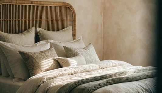 How to Arrange Pillows on a Bed and on a Sofa (2026 Guide)