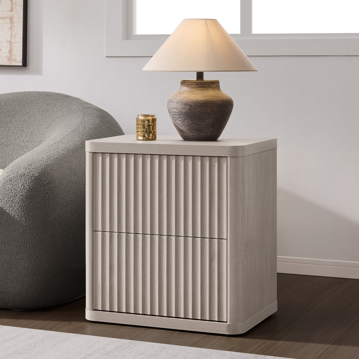 Cas Handleless Dresser and Nightstands Sets