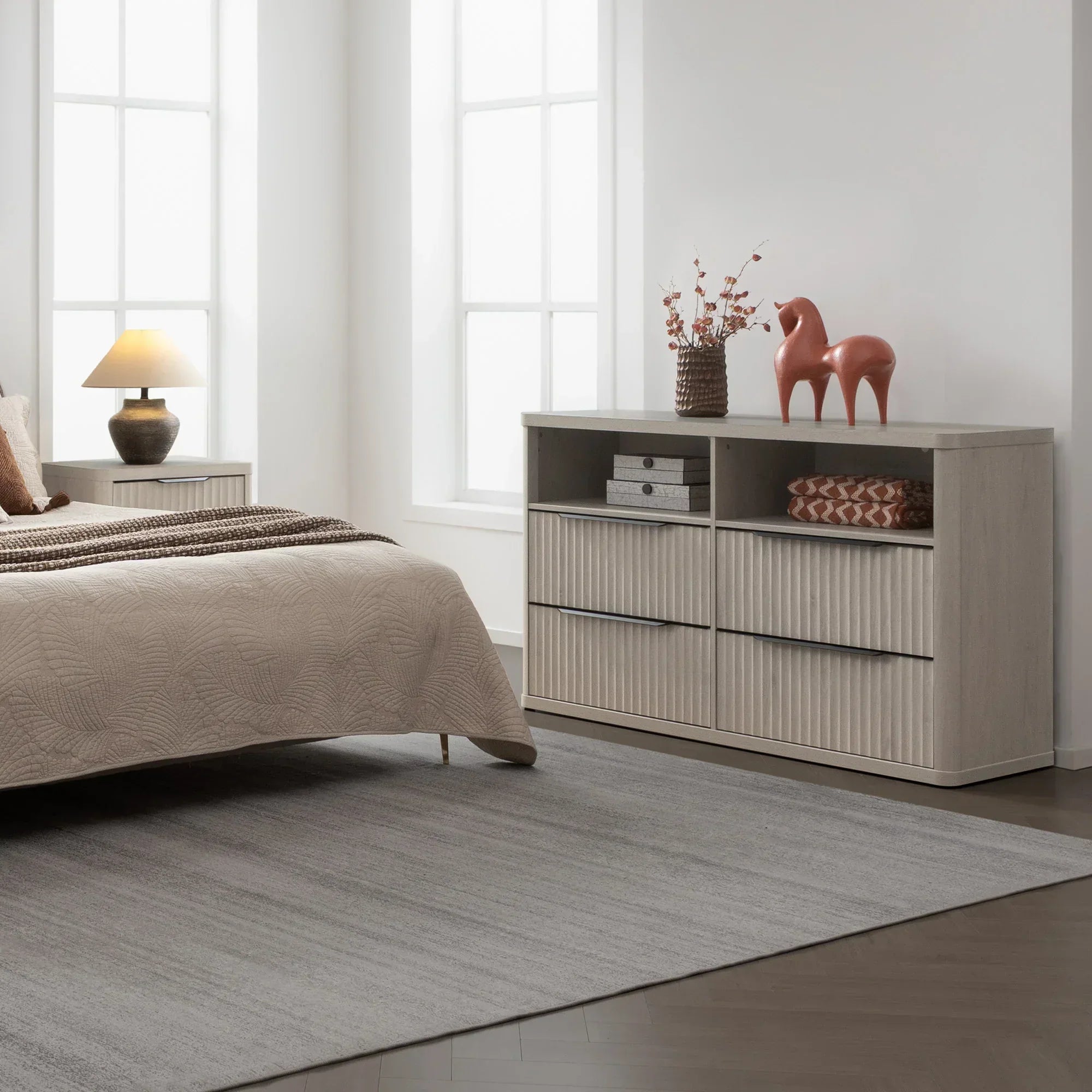 Cas 4 Drawer dresser with Open Shelf