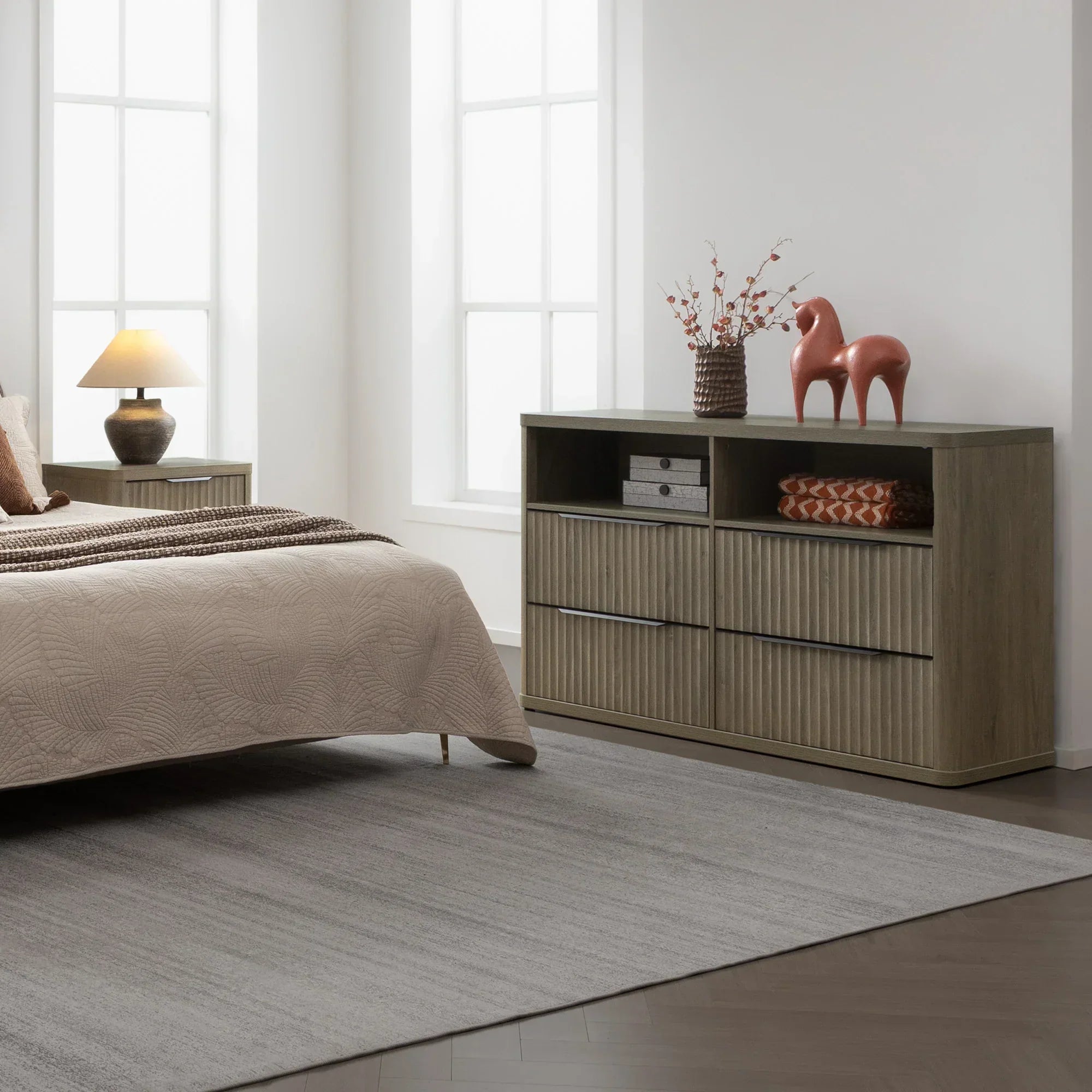 Cas 4 Drawer dresser with Open Shelf