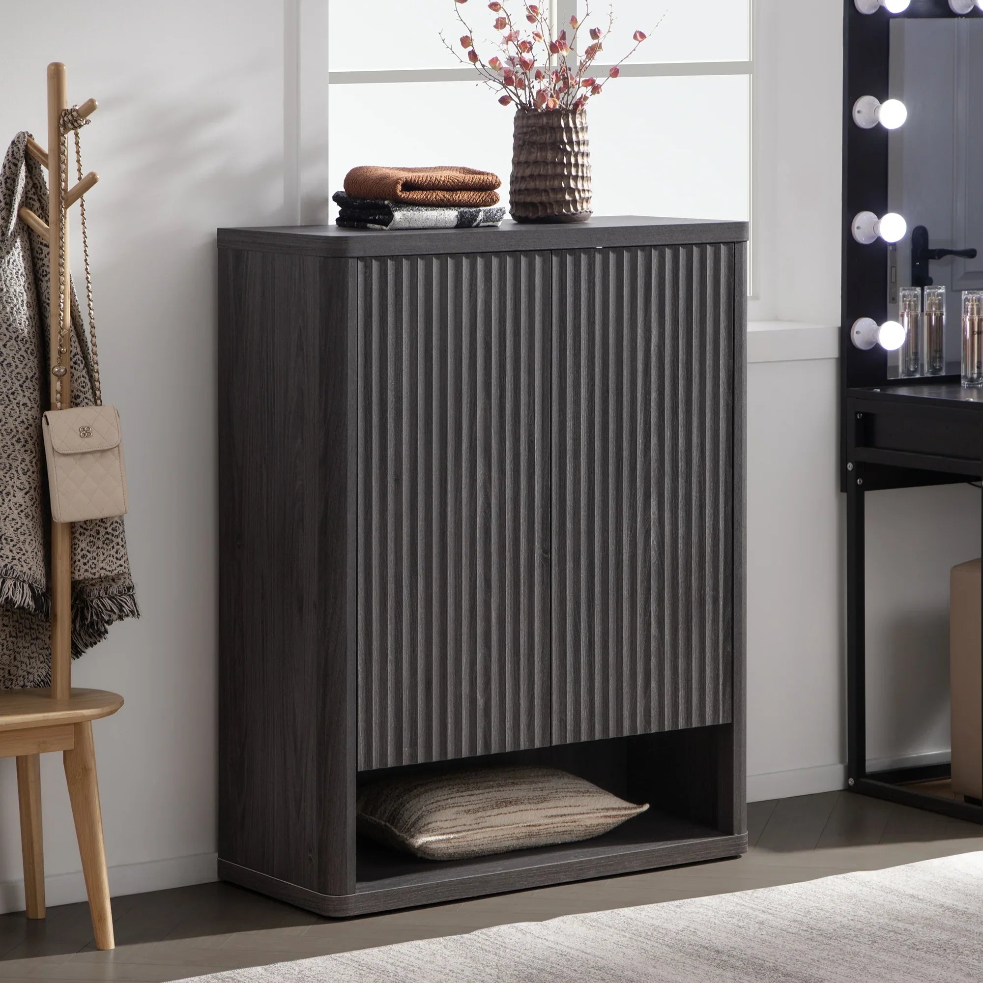 Cas Shoe Cabinet with Doors