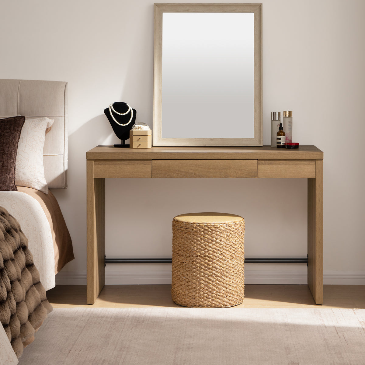 Savanna Makeup Vanity, Large Storage