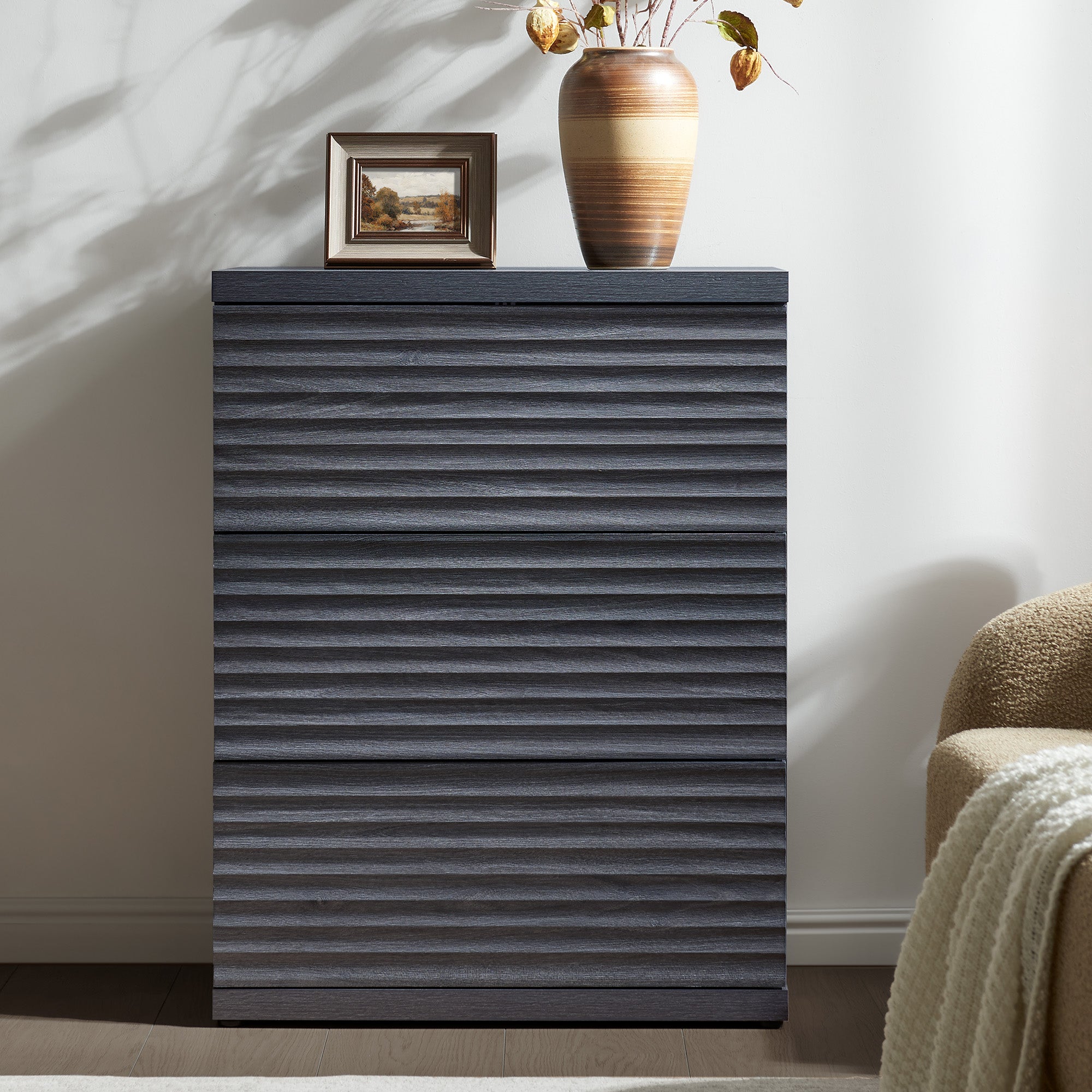 Stria Large 9-Drawer Dresser and Nightstands Set