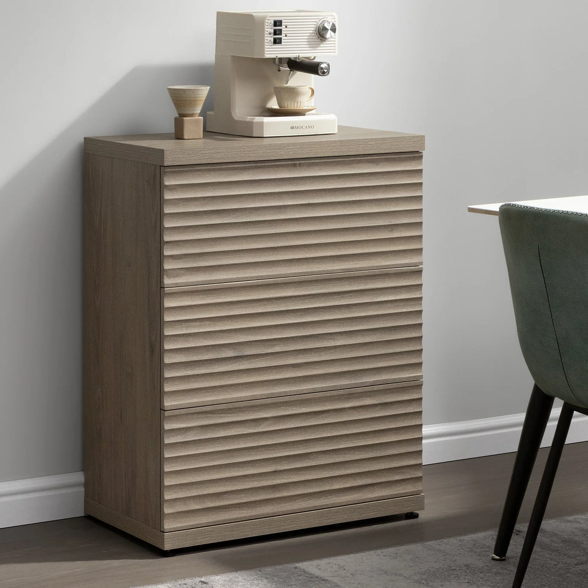 Stria Chest of 6 Drawers and Cas Night Tables Set