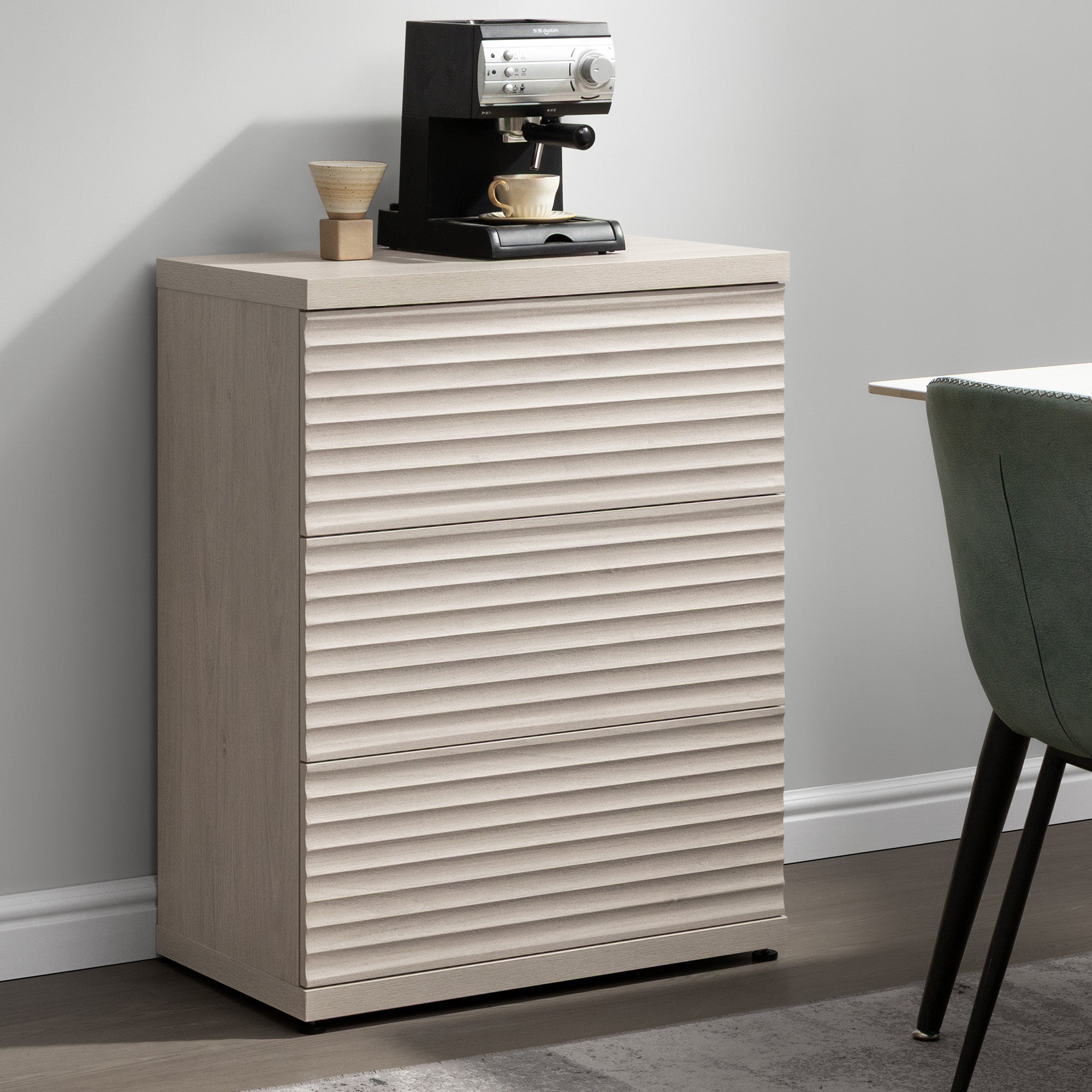 Stria Chest of 9 Drawers and Nightstands Set
