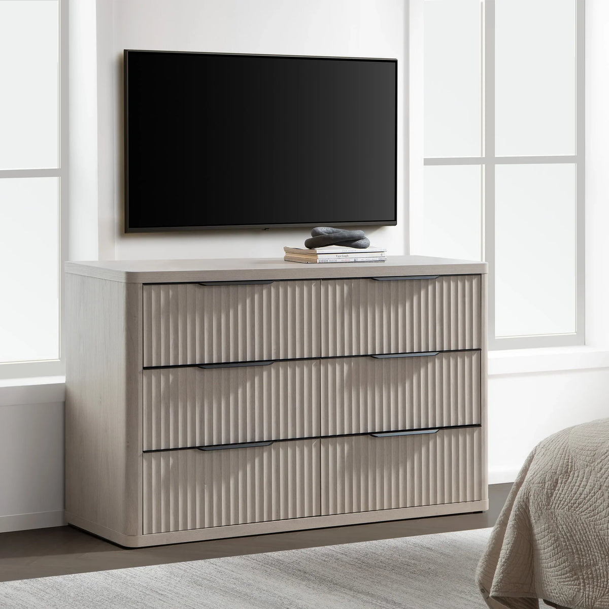 Cas Dresser and Nightstands Set