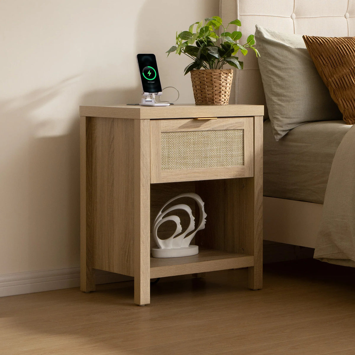 Savanna Dresser Bedroom Set with Charger